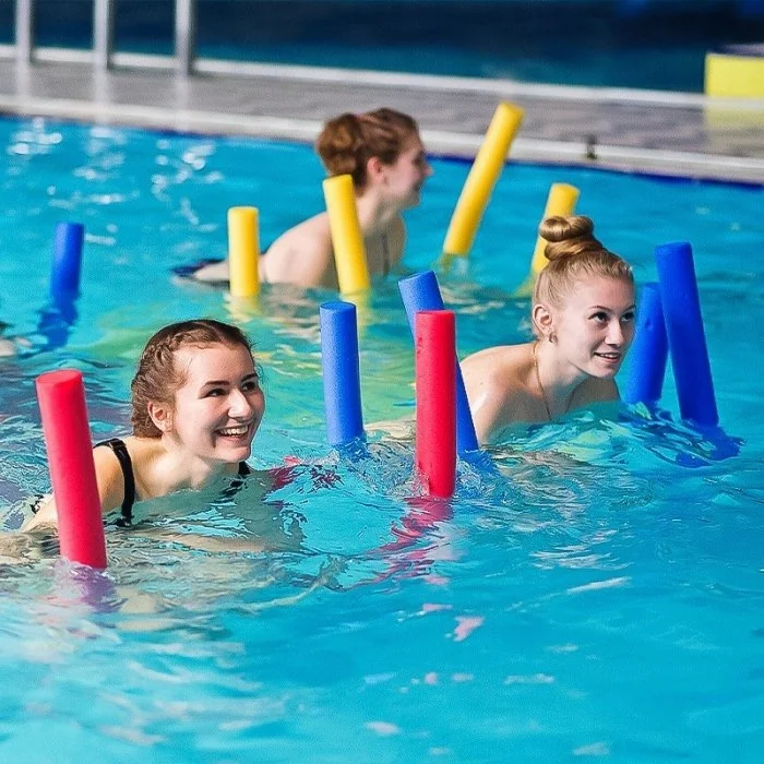 Bagheta Din Spuma Aquagym Lungime 1200 mm, Diametru 70 mm, Material Spuma, Culoare Gama Variata, Compatibil Conector Nu-Sport...