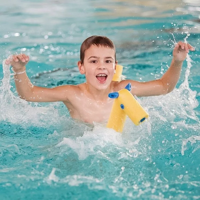 Bagheta Din Spuma Aquagym Lungime 1600 mm, Diametru 67 mm, Material Spuma, Culoare Gama Variata, Compatibil Conector Da-Sport...