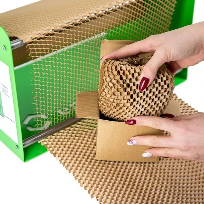 Dispenser Hartie Honeycomb DWSR-R 400/500 mm Dimensiuni mm (L × l × h) 285 x 230 x 520, Latime Rola 500 mm, Material Metal, G...